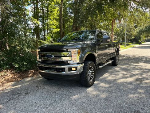 Used 2017 Ford F250 Lariat w/ Lariat Ultimate Package AWD/4WD image 8