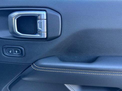 Used 2024 Jeep Wrangler Sahara image 20