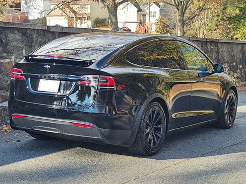 Used 2022 Tesla Model X Plaid image 11