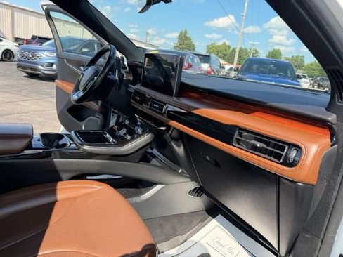 Used 2022 Lincoln Nautilus Reserve w/ Luxury Package AWD/4WD image 45