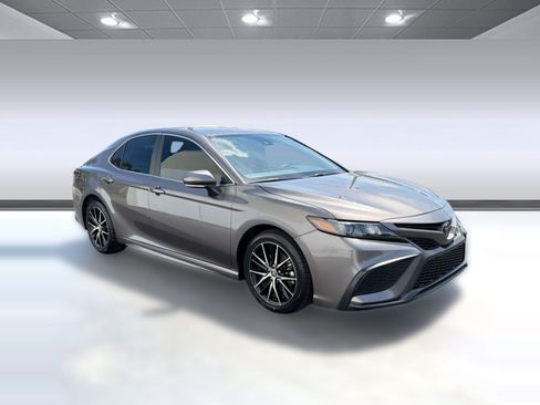 Certified 2024 Toyota Camry SE FWD image 6
