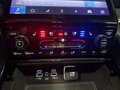 Used 2021 Jeep Grand Cherokee L Limited w/ Luxury Tech Group II AWD/4WD image 23