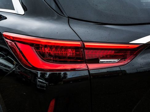 Used 2019 INFINITI QX50 Essential w/ Sensory Package AWD/4WD image 8