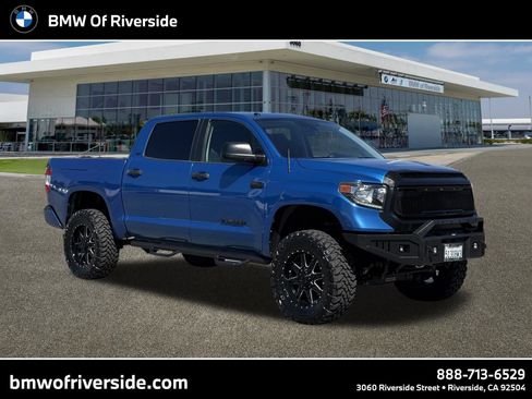 Used 2018 Toyota Tundra SR5 w/ SR5 Upgrade Package RWD image 1