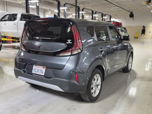 Used 2023 Kia Soul LX w/ LX Technology Package image 7