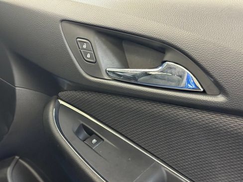 Used 2017 Chevrolet Cruze LT FWD image 32