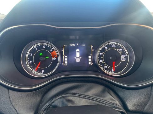 Used 2020 Jeep Cherokee Latitude Plus image 23