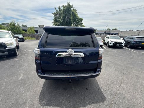 Used 2024 Toyota 4Runner Limited AWD/4WD image 2