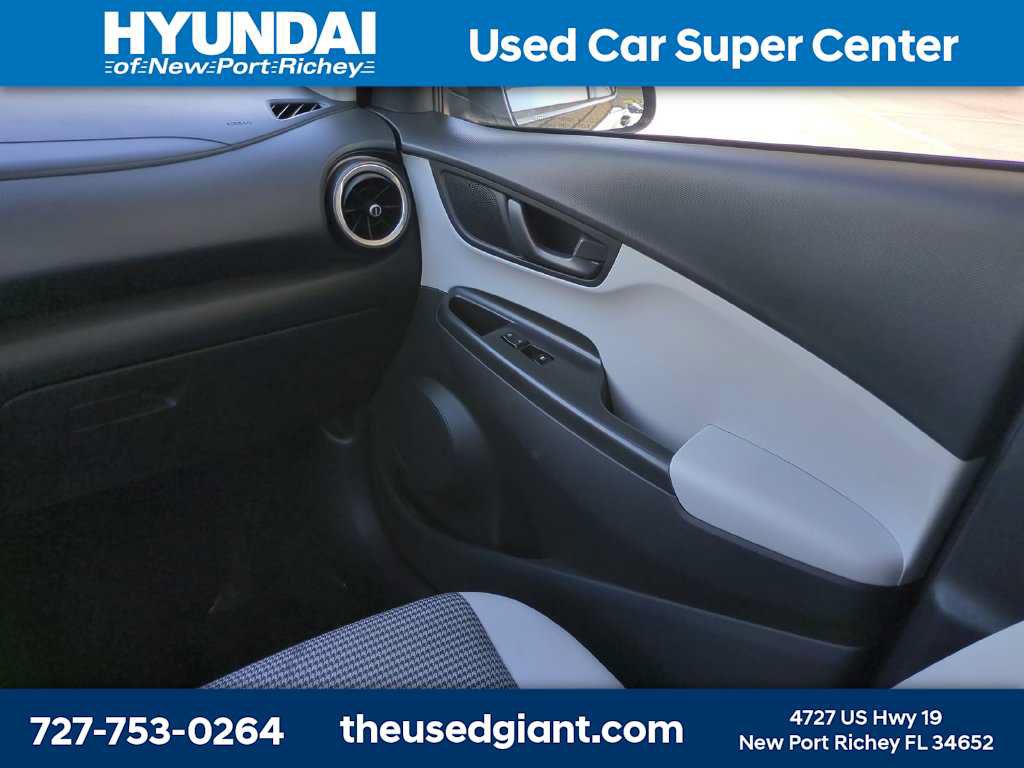 Certified 2022 Hyundai Kona SE FWD image 17