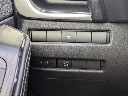 Certified 2023 Nissan Rogue SV image 25