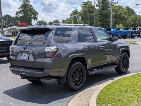 Used 2020 Toyota 4Runner SR5 Premium w/ Moonroof Package RWD image 5