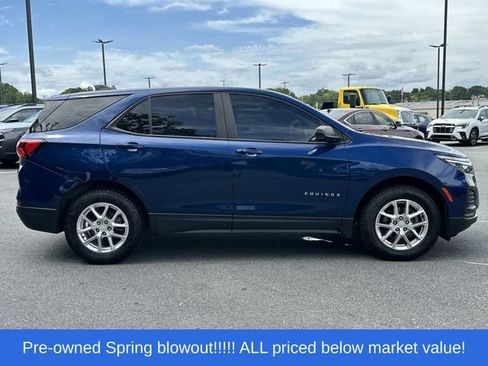Used 2022 Chevrolet Equinox LS AWD/4WD image 32