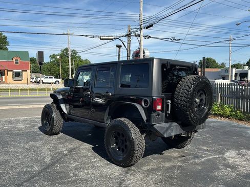 Used 2016 Jeep Wrangler Unlimited Rubicon w/ Connectivity Group AWD/4WD image 5