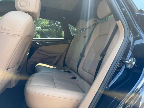 Used 2019 Porsche Macan AWD/4WD image 12