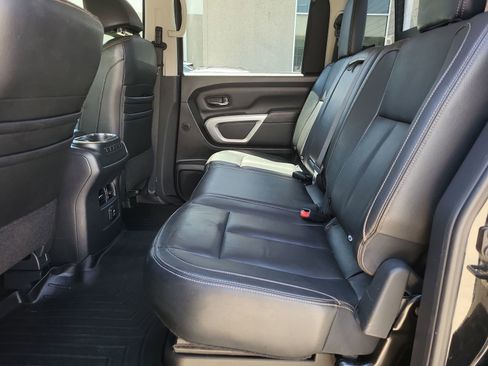 Used 2018 Nissan Titan SL RWD image 24
