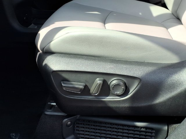 Certified 2026 Toyota Sienna XLE FWD image 17