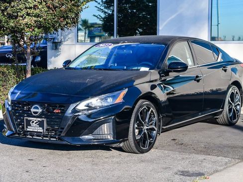 Used 2023 Nissan Altima 2.5 SR image 3