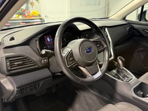 Used 2022 Subaru Outback Premium image 10