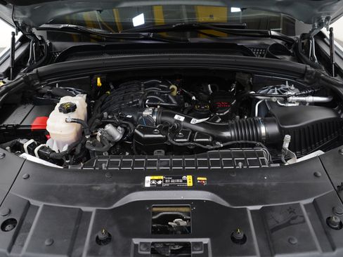 Used 2024 Jeep Grand Cherokee Limited AWD/4WD image 33