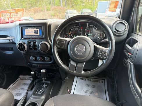 Used 2017 Jeep Wrangler Unlimited Sport w/ LED Lighting Group AWD/4WD image 13