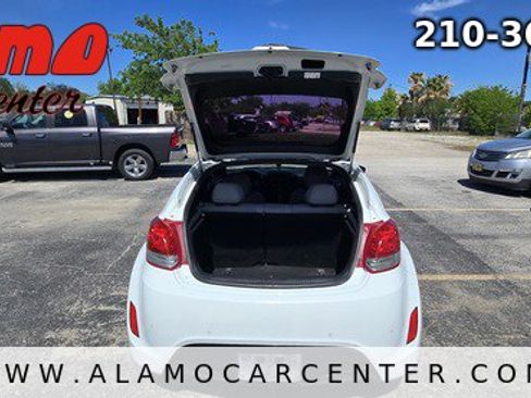 Used 2013 Hyundai Veloster w/ Style Pkg FWD image 22