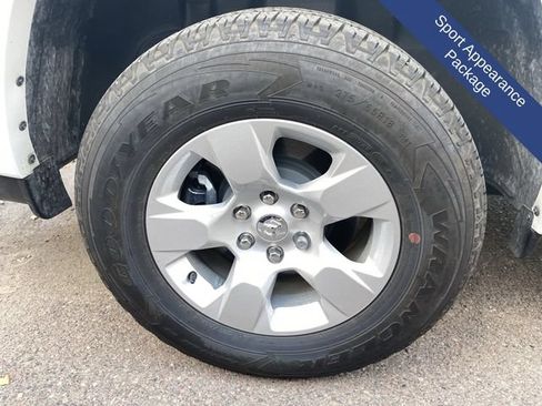 Used 2025 RAM 1500 Big Horn AWD/4WD image 9