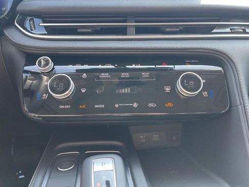 Certified 2025 INFINITI QX60 Luxe image 17