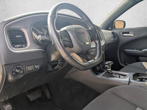 Used 2022 Dodge Charger R/T w/ Performance Handling Group image 10