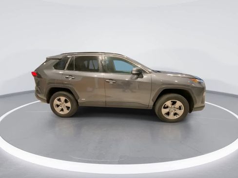 Certified 2025 Toyota RAV4 XLE w/ Convenience Package image 9