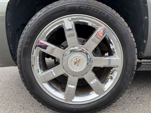 Used 2011 Cadillac Escalade ESV Premium AWD/4WD image 21