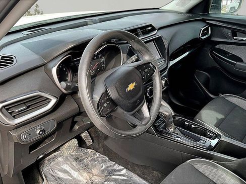 Used 2021 Chevrolet TrailBlazer LS AWD/4WD image 16