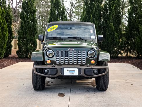 Used 2016 Jeep Wrangler Unlimited Sahara image 3