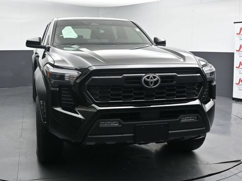 Used 2024 Toyota Tacoma TRD Off-Road AWD/4WD image 3