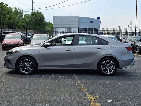 Used 2023 Kia Forte LXS FWD image 4