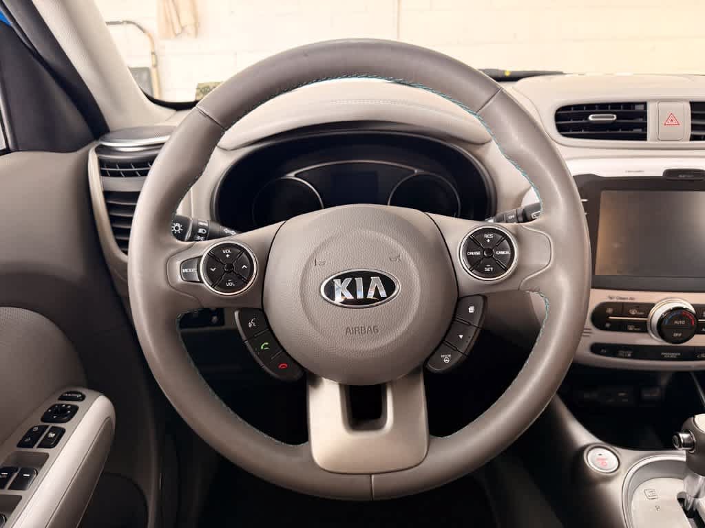 Used 2016 Kia Soul EV + FWD image 15