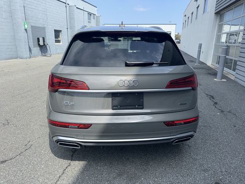Used 2023 Audi Q5 2.0T Premium w/ Convenience Package image 4