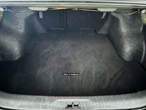Used 2024 Nissan Altima 2.5 SV FWD image 30