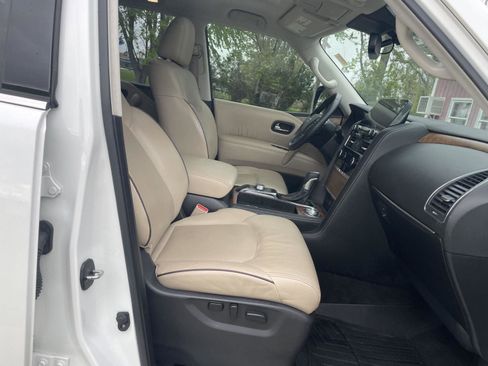 Used 2022 Nissan Armada SL w/ Captain's Chairs Package AWD/4WD image 35