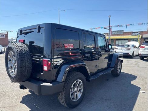 Used 2014 Jeep Wrangler Unlimited Rubicon w/ Connectivity Group AWD/4WD image 9
