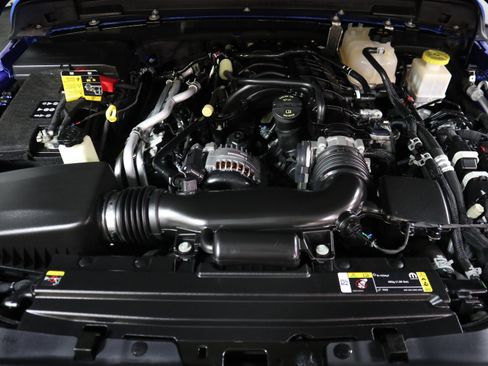 Used 2022 Jeep Gladiator Sport image 14