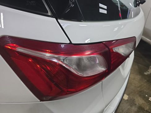 Used 2018 Chevrolet Equinox LS image 31