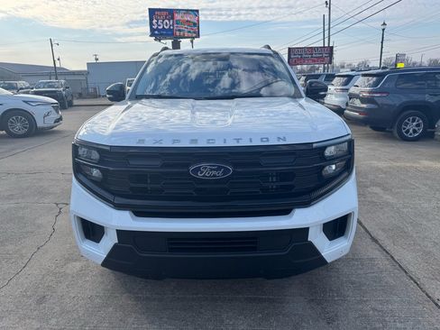 Used 2025 Ford Expedition Active image 8