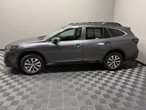 Used 2020 Subaru Outback Premium image 6