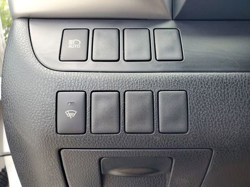 Used 2019 Toyota Highlander LE FWD image 21