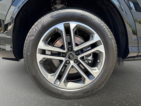 Certified 2025 Audi Q5 Premium w/ Convenience Package image 8