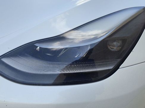 Used 2022 Tesla Model Y Performance AWD/4WD image 11