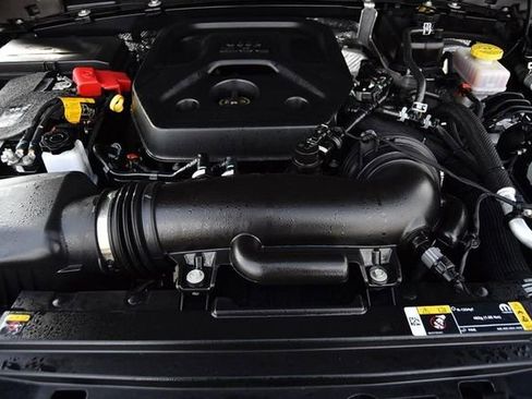 Used 2024 Jeep Wrangler Sahara image 27