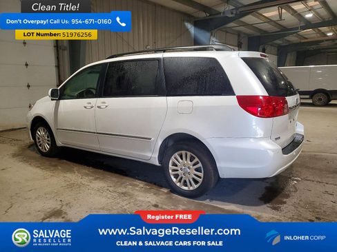 Used 2010 Toyota Sienna AWD image 3