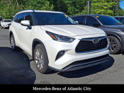 Used 2021 Toyota Highlander Limited AWD/4WD image 1