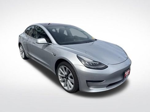 Used 2018 Tesla Model 3 Long Range RWD image 1